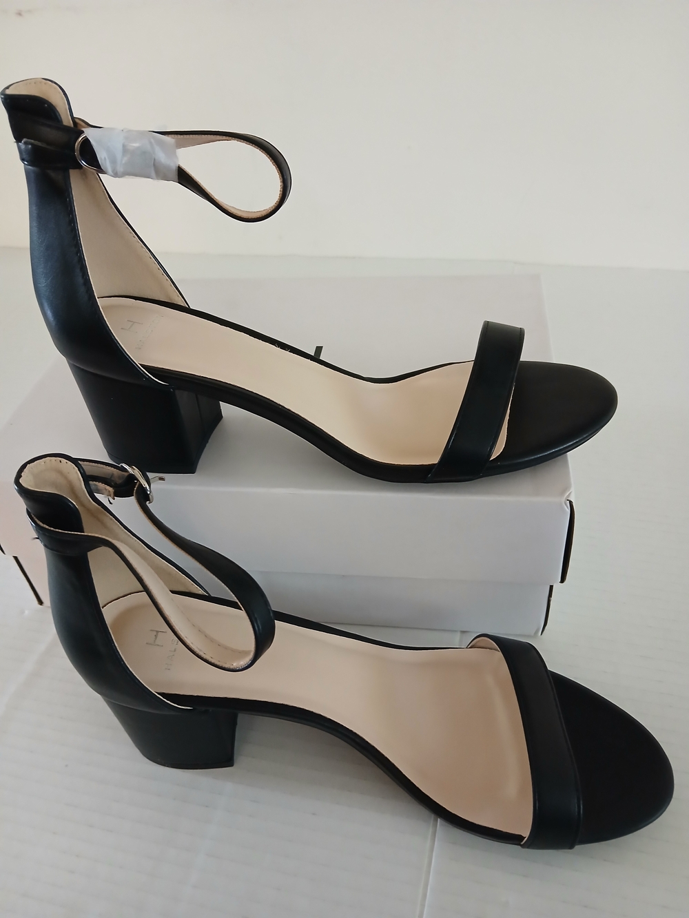 Halston Heritage Size 9 Black Ankle-Strap Block Heel Sandals $45 - Picture 5 of 9